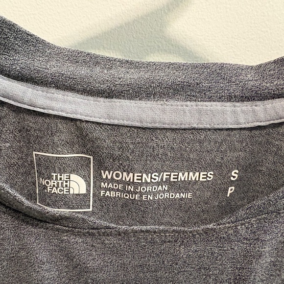 North face Women’s hiking tee - Picture 2 of 6